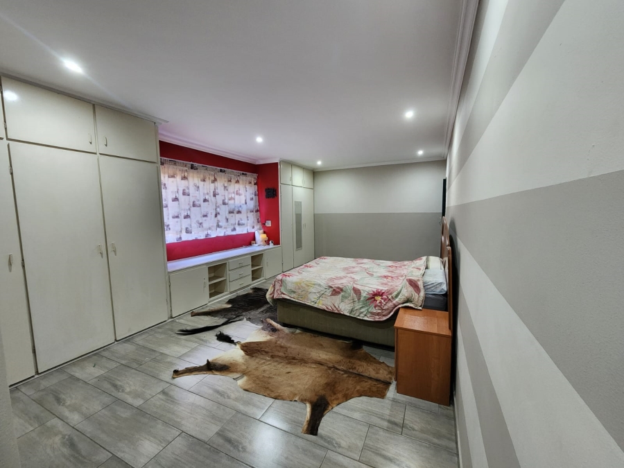 6 Bedroom Property for Sale in Sasolburg Ext 23 Free State